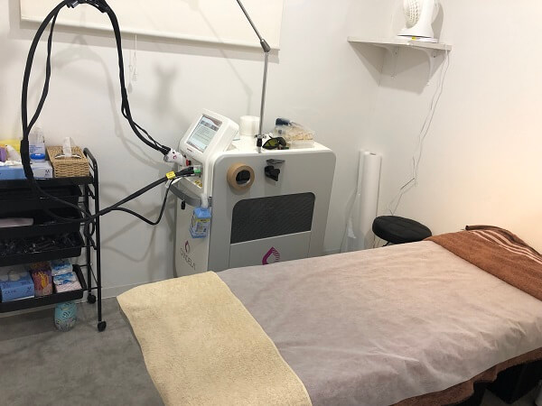Aya Beauty and Family Clinic@r[IÉƂ̈Ⴂ́Hir[eB[ Ah t@~[ NjbNj